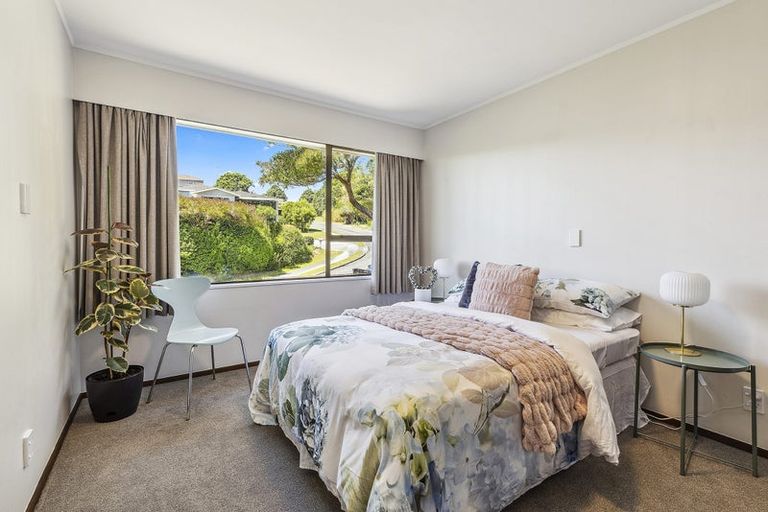 Photo of property in 19 Greyfriars Crescent, Tawa, Wellington, 5028