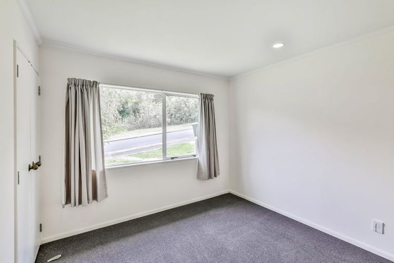 Photo of property in 2/28 Witheford Drive, Bayview, Auckland, 0629