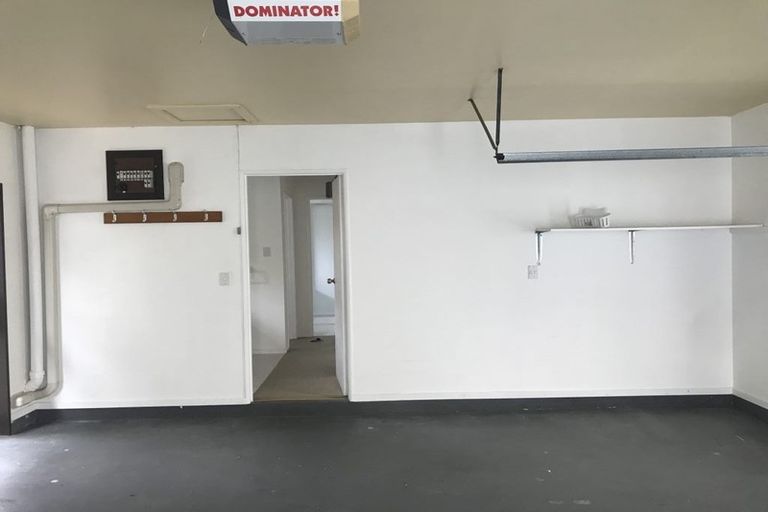 Photo of property in 20 Taupata Street, Redcliffs, Christchurch, 8081