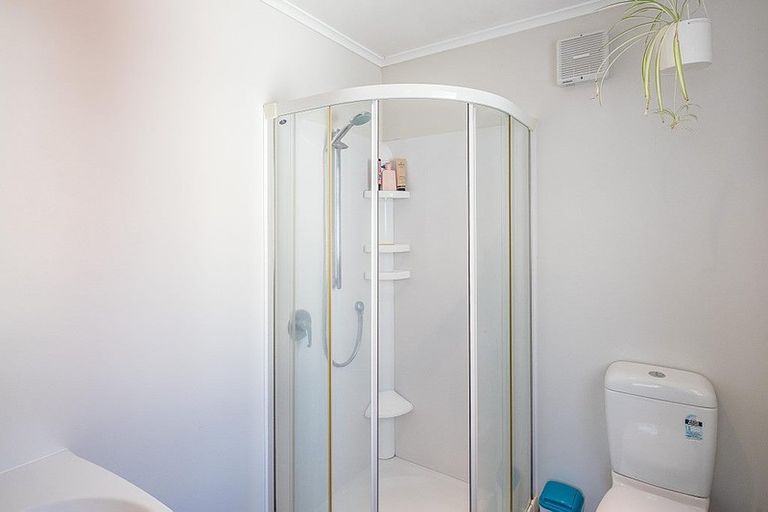 Photo of property in 1 Herbert Avenue, Raumati South, Paraparaumu, 5032