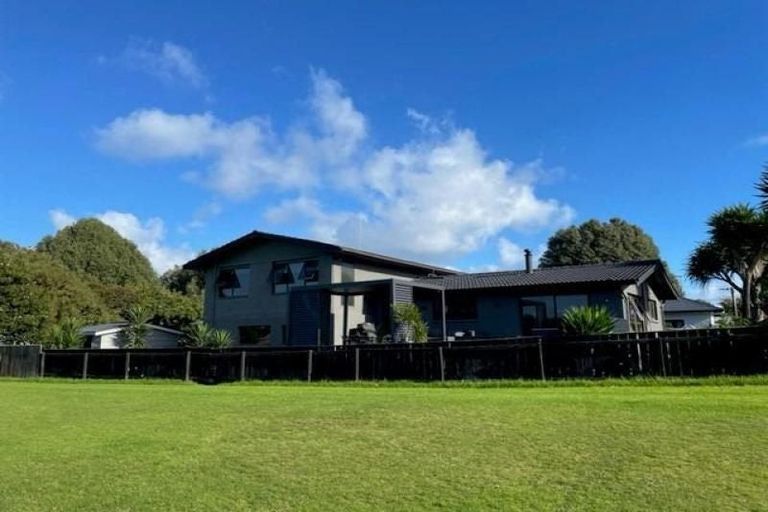 Photo of property in 33a Fitzroy Road, Fitzroy, New Plymouth, 4312