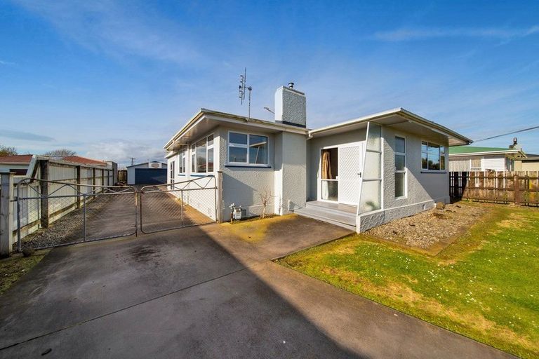 Photo of property in 64 Reid Avenue, Hawera, 4610