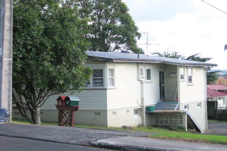 Photo of property in 36 Lavelle Road, Henderson, Auckland, 0612