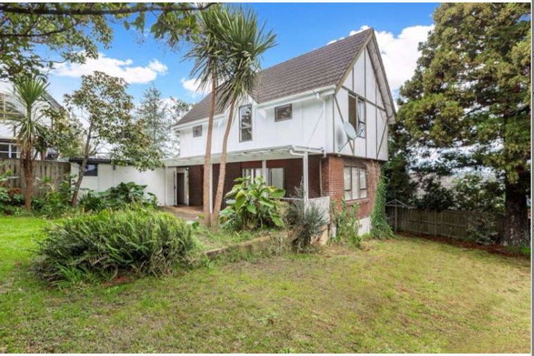 Photo of property in 2/42 Tree View Avenue, Glenfield, Auckland, 0629