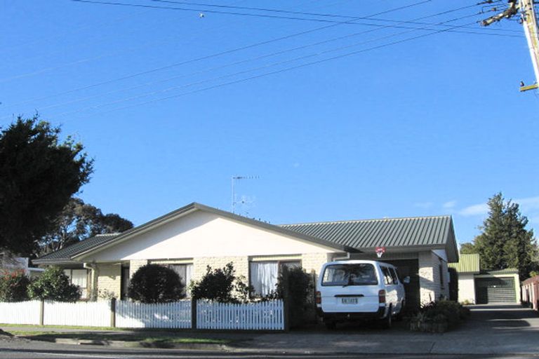 Photo of property in 17 Church Road, Taradale, Napier, 4112