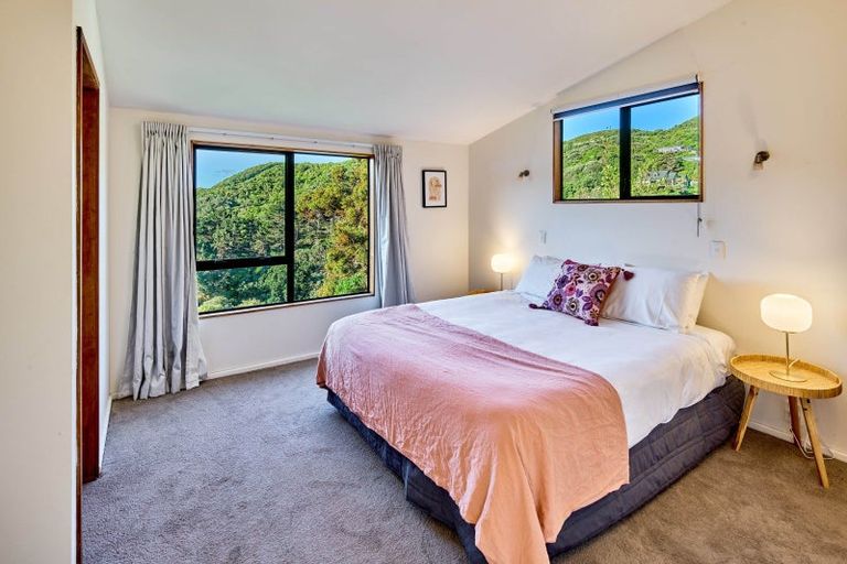 Photo of property in 20 Bay Lair Grove, Island Bay, Wellington, 6023