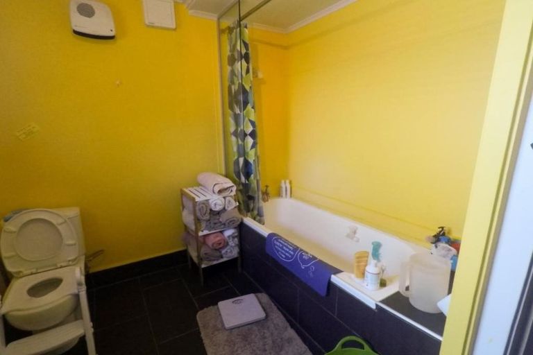 Photo of property in 24 Normanby Street, Newtown, Wellington, 6021