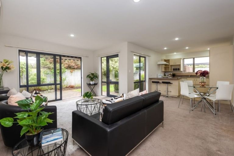 Photo of property in 7 North Parade, Richmond, Christchurch, 8013