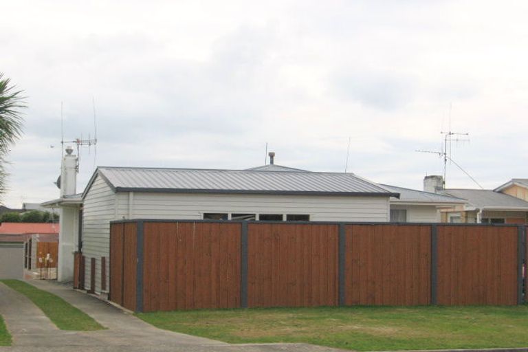 Photo of property in 92 Freyberg Street, Otumoetai, Tauranga, 3110