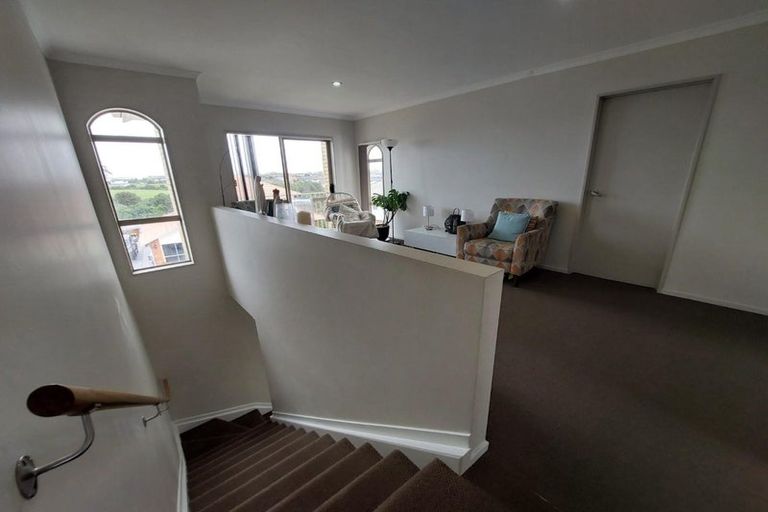 Photo of property in 44a Crossandra Drive, Mangere, Auckland, 2022