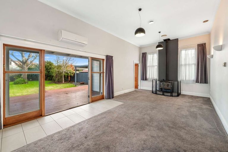 Photo of property in 11 Hurworth Place, College Estate, Whanganui, 4500