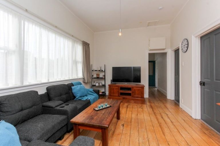 Photo of property in 2 Kingwell Street, Moturoa, New Plymouth, 4310