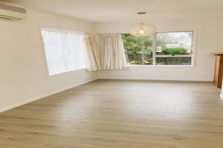 Photo of property in 302 Royal Road, Massey, Auckland, 0614