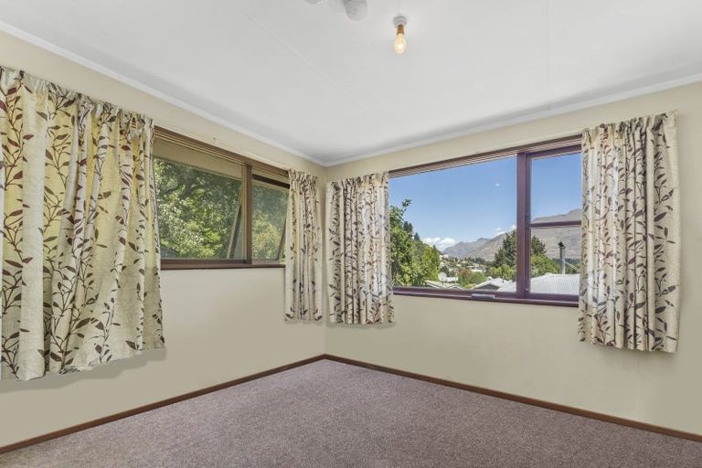 Photo of property in 22 Bowen Street, Queenstown, 9300