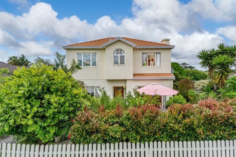 Photo of property in 22 David Street, Bayswater, Auckland, 0622
