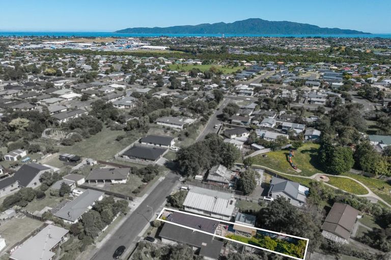 Photo of property in 16b Marere Avenue, Paraparaumu, 5032