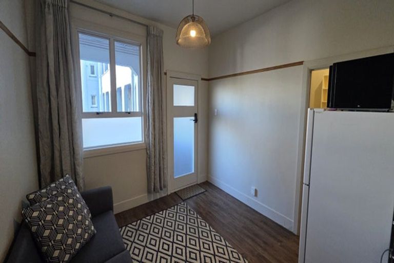 Photo of property in Devonport Apartments, 31/127 Saint Aubyn Street, New Plymouth, 4310