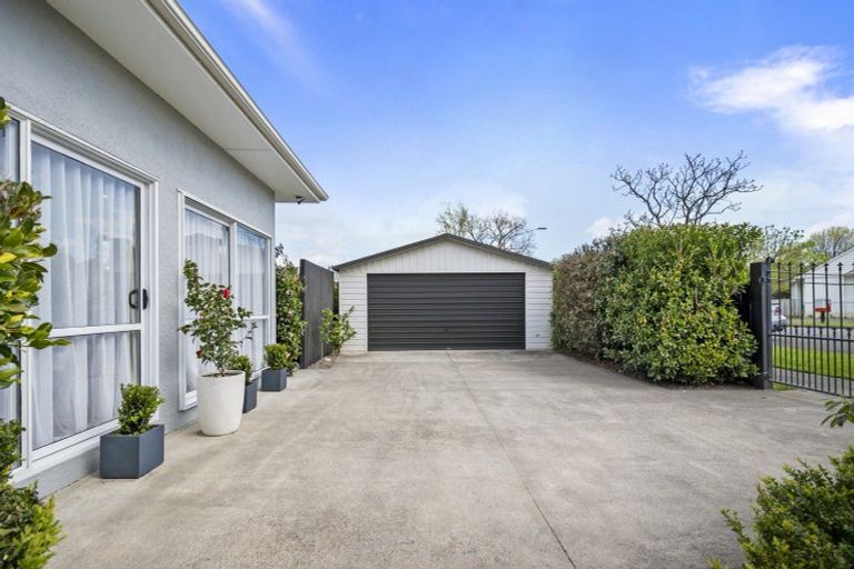 Photo of property in 42 Park Road, West End, Palmerston North, 4412