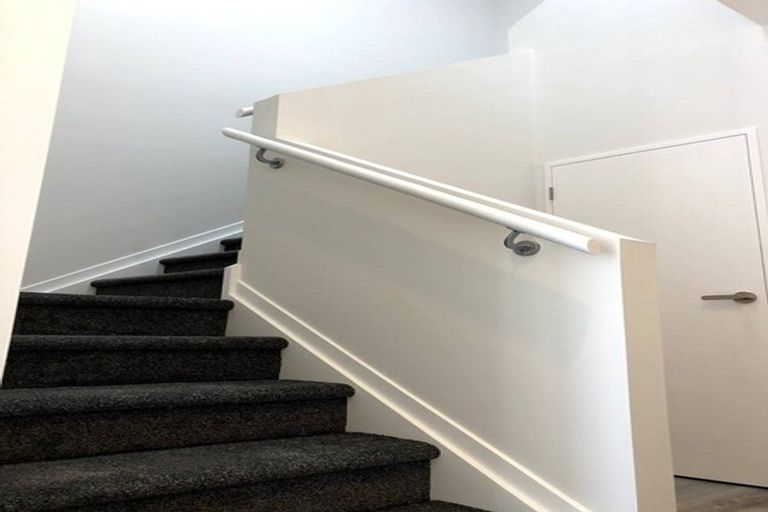 Photo of property in 6 Riroriro Close, Papakura, 2110