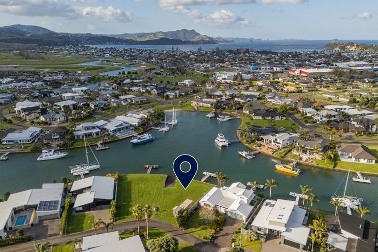 Photo of property in 32 Arawa Lane, Whitianga, 3510