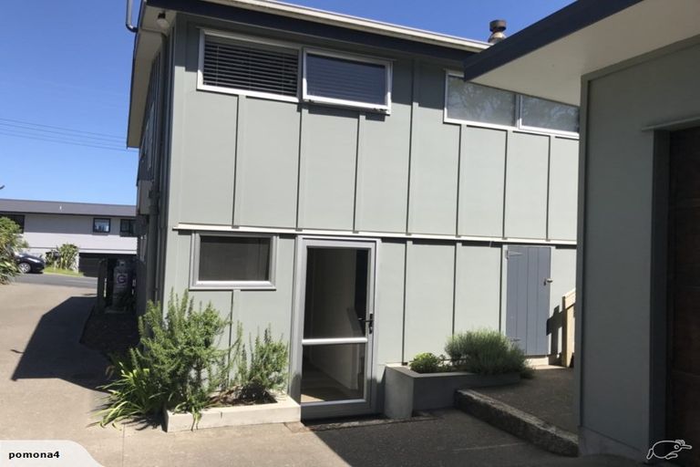 Photo of property in 60 Waitea Road, Muriwai, Waimauku, 0881