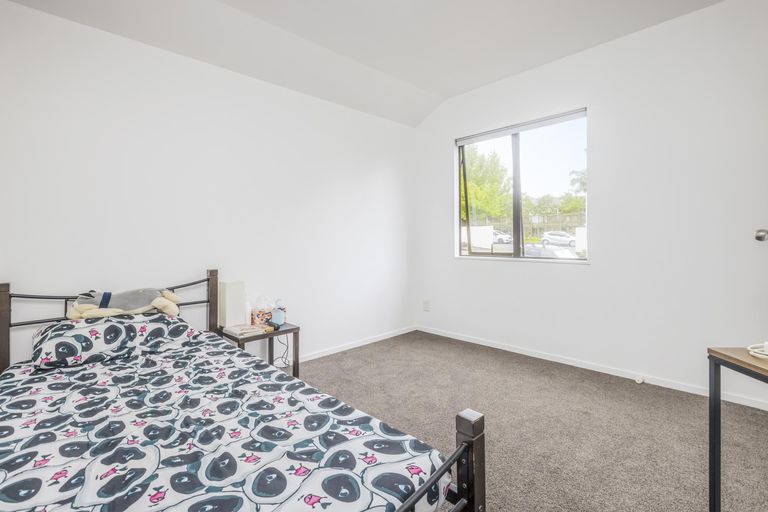 Photo of property in 3/2 Sunnydale Place, Oteha, Auckland, 0632