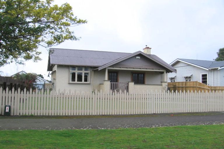 Photo of property in 43 Rangitane Street, Palmerston North, 4414