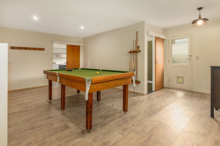 Photo of property in 10 Graham Grove, Waikanae, 5036