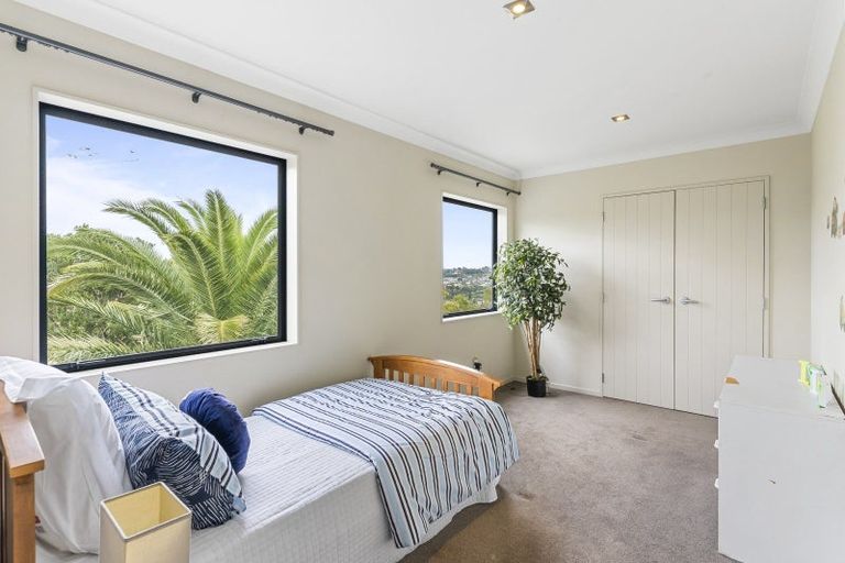 Photo of property in 47 Kittiwake Drive, Schnapper Rock, Auckland, 0632