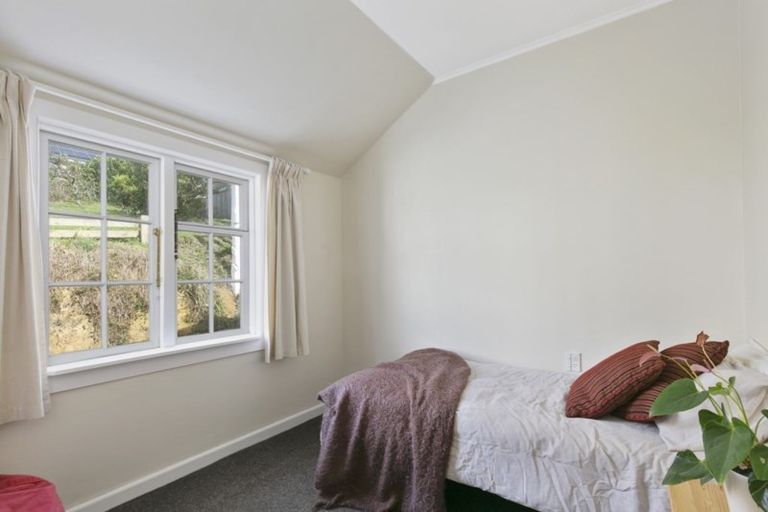 Photo of property in 16 Hathaway Avenue, Karori, Wellington, 6012