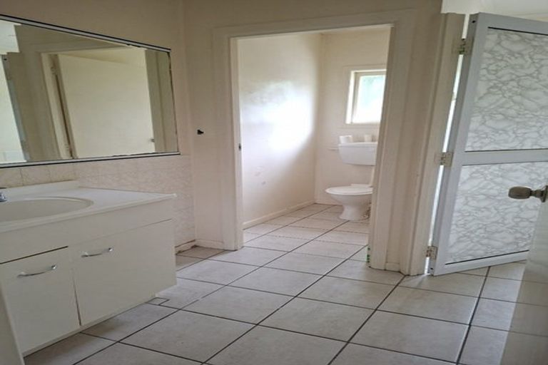 Photo of property in 280 Great South Road, Papakura, 2110