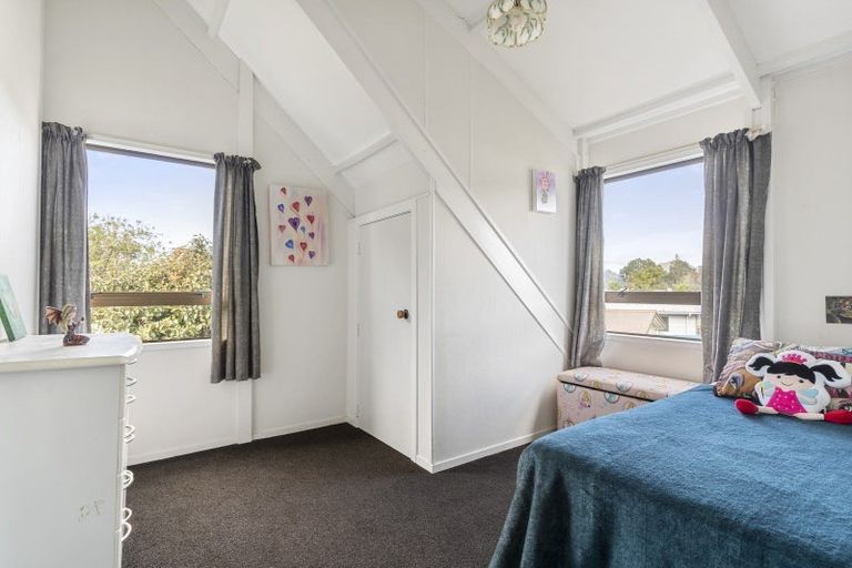 Photo of property in 100 Mayfair Avenue, Whangamata, 3620