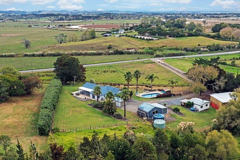 Photo of property in 141 Mangakura Road, Helensville, 0875