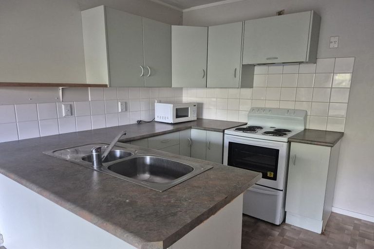 Photo of property in 2 Lexington Drive, Botany Downs, Auckland, 2010