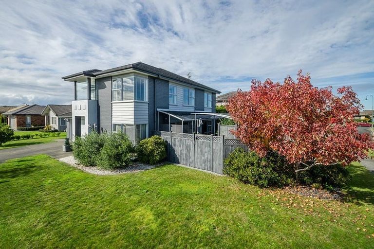 Photo of property in 44 Aberdeen Crescent, Wattle Downs, Auckland, 2103