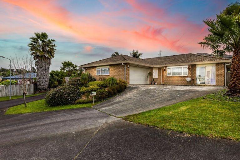 Photo of property in 29 Killygordon Place, Massey, Auckland, 0614