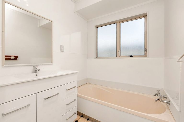 Photo of property in 195 Dey Street, Hamilton East, Hamilton, 3216