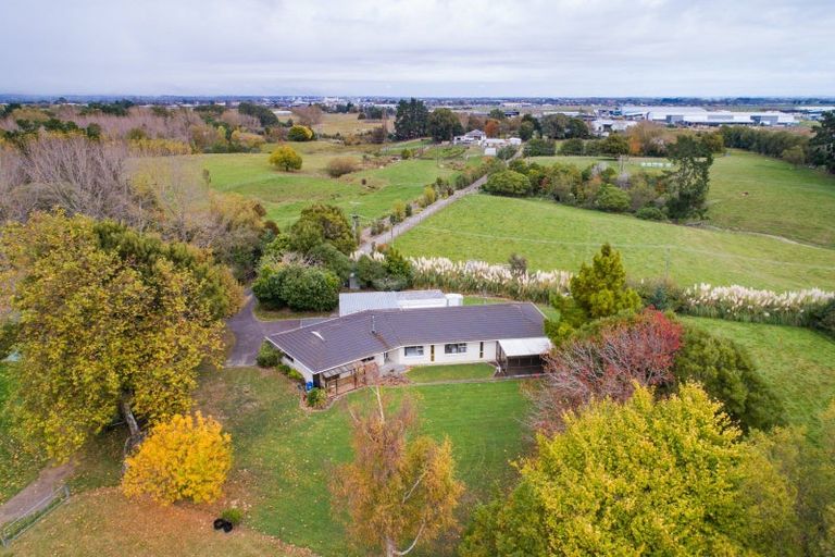 Photo of property in 660b Roberts Line, Kelvin Grove, Palmerston North, 4470