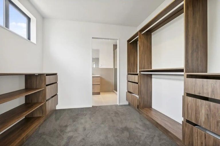 Photo of property in 60 Ramwall Place, Weymouth, Auckland, 2103