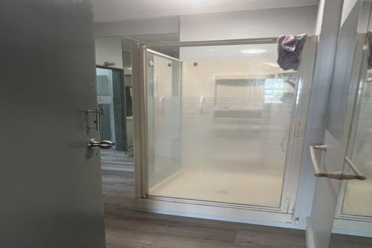 Photo of property in 346a Great South Road, Opaheke, Papakura, 2113