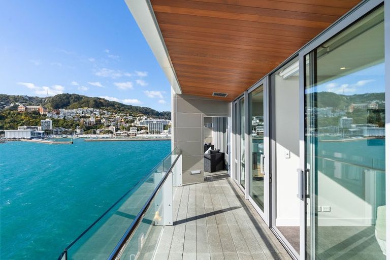 Photo of property in Clyde Quay Wharf, 3b/1 Clyde Quay Wharf, Te Aro, Wellington, 6011