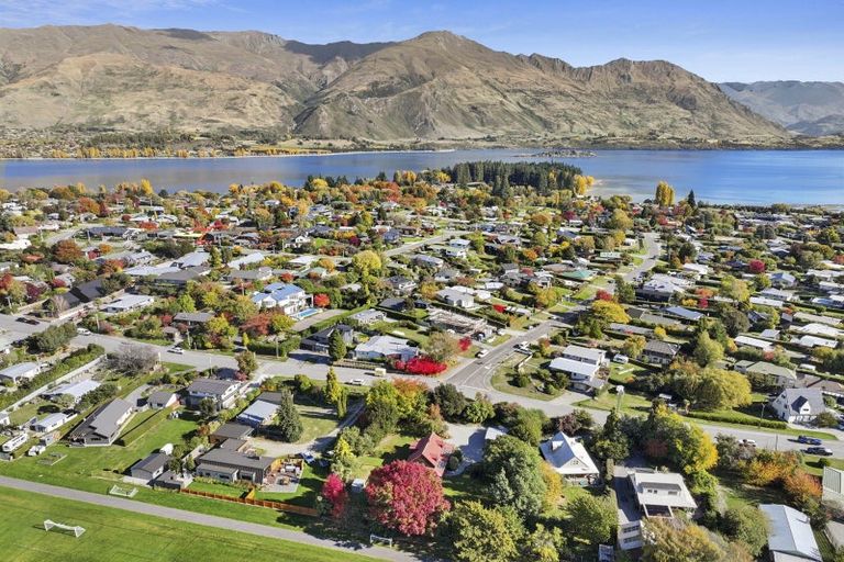 Photo of property in 101 Totara Terrace, Wanaka, 9305