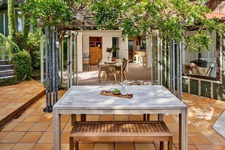 Photo of property in 23 Kotari Road, Days Bay, Lower Hutt, 5013