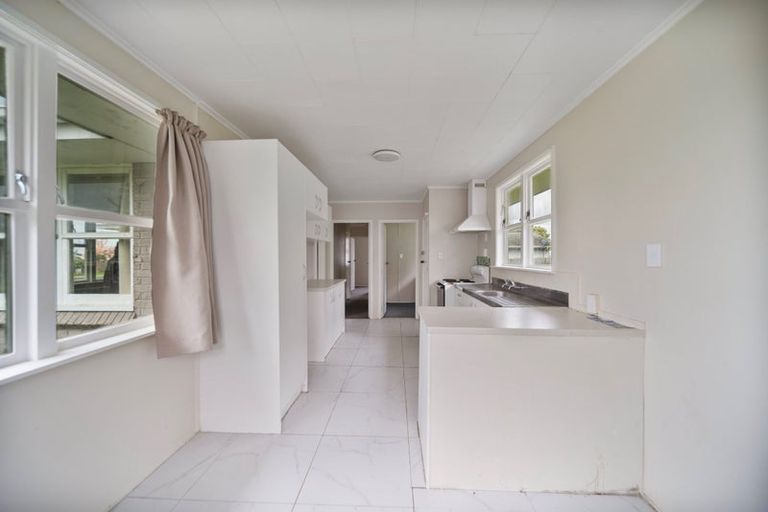 Photo of property in 130 Chichester Drive, Rosehill, Papakura, 2113