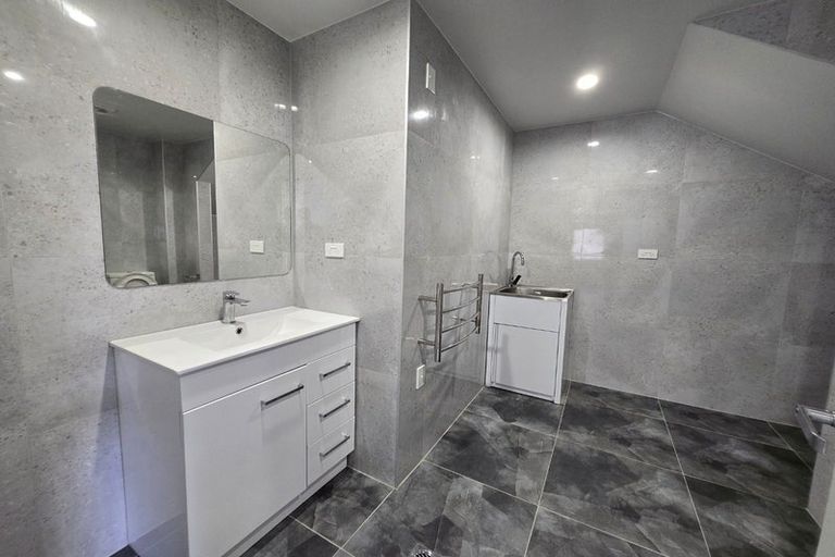 Photo of property in 17b Knox Road, Swanson, Auckland, 0612