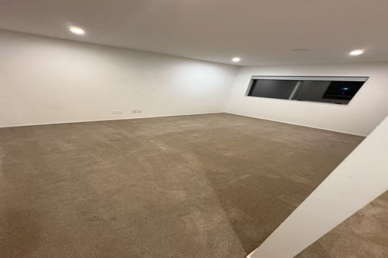 Photo of property in 1 Sunshine Boulevard, Sunnyvale, Auckland, 0612