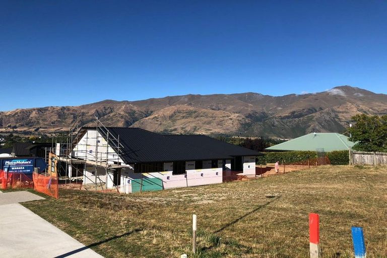 Photo of property in 28 Clearview Street, Wanaka, 9305