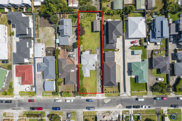 Photo of property in 14 Karamu Street, Te Atatu Peninsula, Auckland, 0610