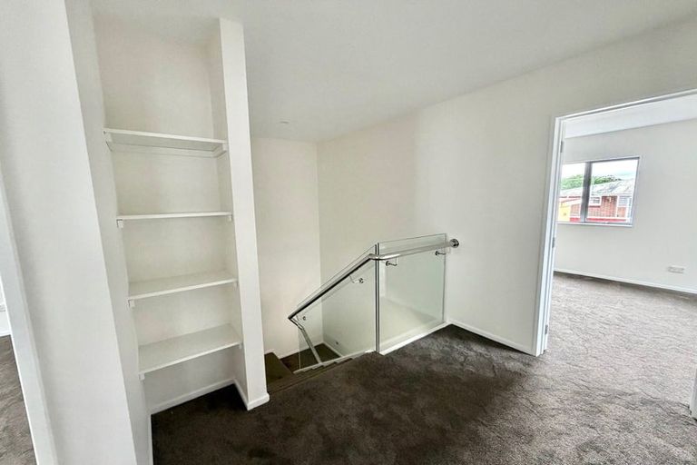 Photo of property in 17c Martin Place, Kelston, Auckland, 0602