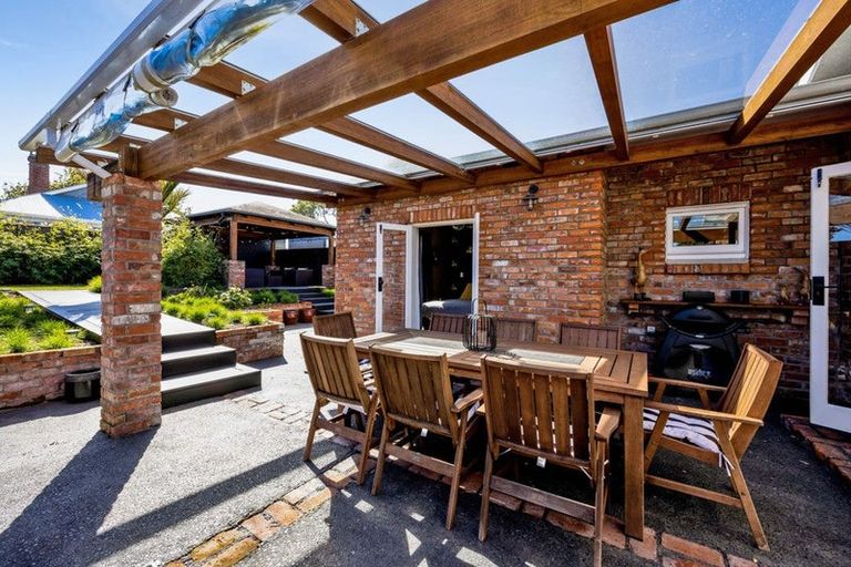 Photo of property in 20 Wallace Place, Westown, New Plymouth, 4310